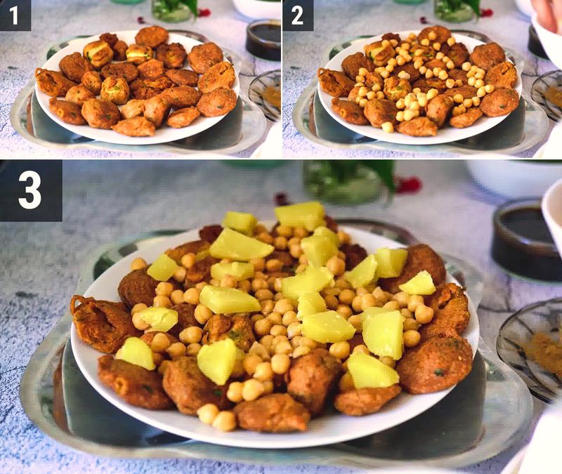 Image of the recipe cooking step-2-1 for Pakora Chaat
