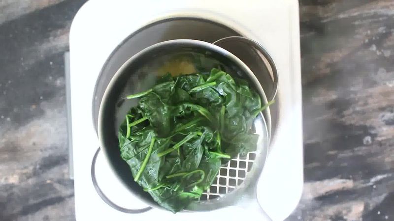 Image of the recipe cooking step-1-4 for Palak Paneer - Spinach and Indian Cottage Cheese Gravy
