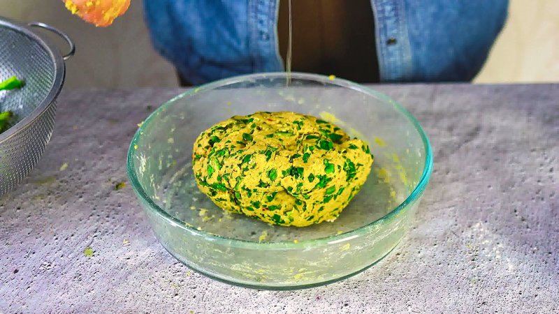 Image of the recipe cooking step-1-4 for  Palak Paratha Recipe (Spinach Paratha)