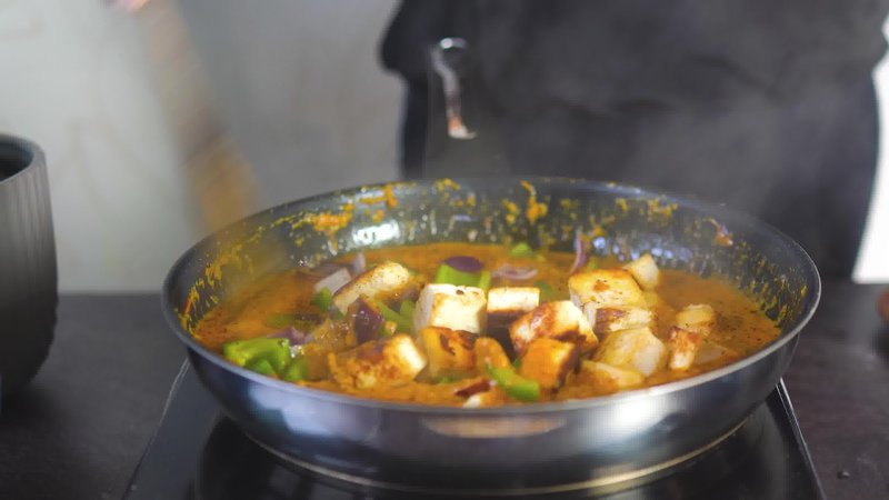 Image of the recipe cooking step-4-8 for Paneer Bhuna Masala