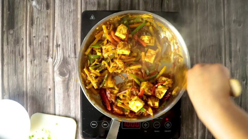 Image of the recipe cooking step-1-13 for Paneer Jalfrezi