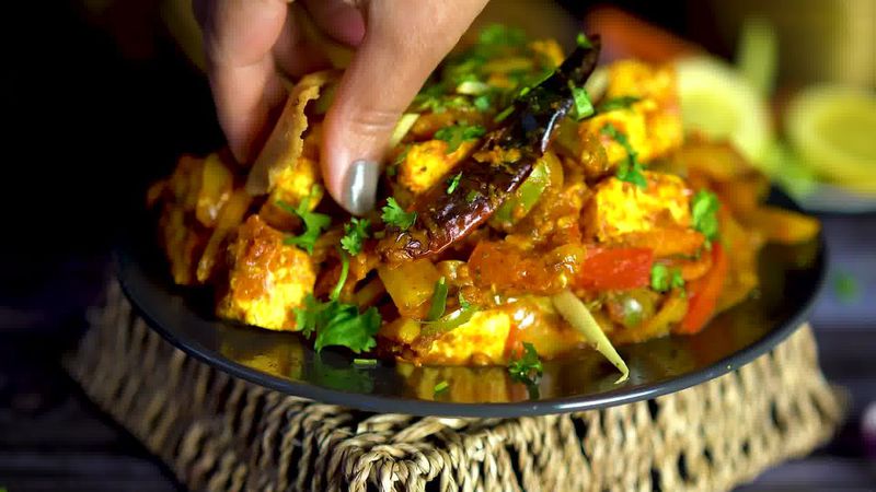 Image of the recipe cooking step-1-17 for Paneer Jalfrezi