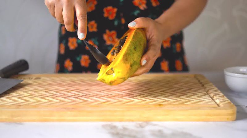 Image of the recipe cooking step-1-1 for Papaya Shake - Papaya Smoothie
