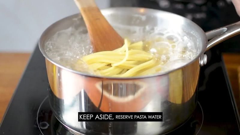 Image of the recipe cooking step-1-3 for Pasta Aglio E Olio (Spaghetti with Oil and Garlic)