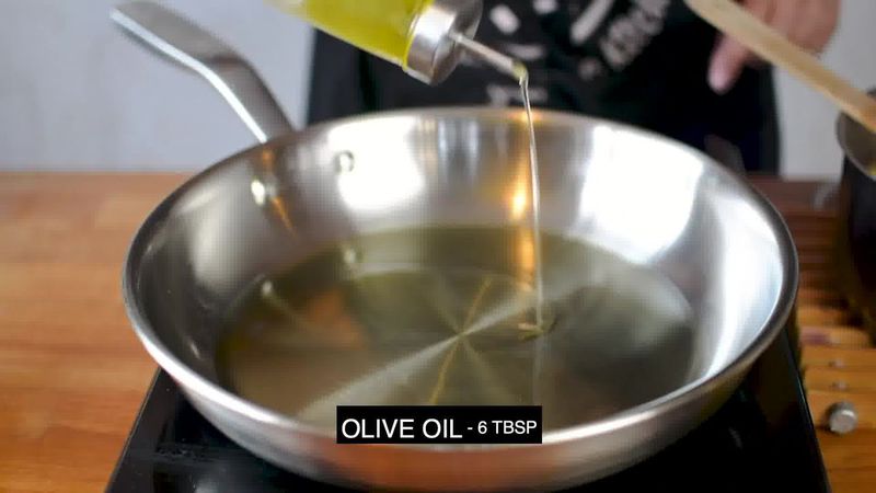 Image of the recipe cooking step-1-4 for Pasta Aglio E Olio (Spaghetti with Oil and Garlic)