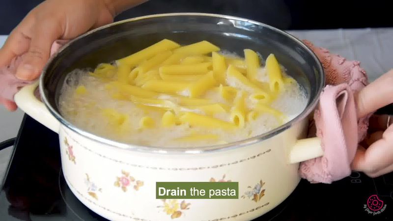 Image of the recipe cooking step-1-3 for Penne Arrabbiata - Pasta Arrabiata