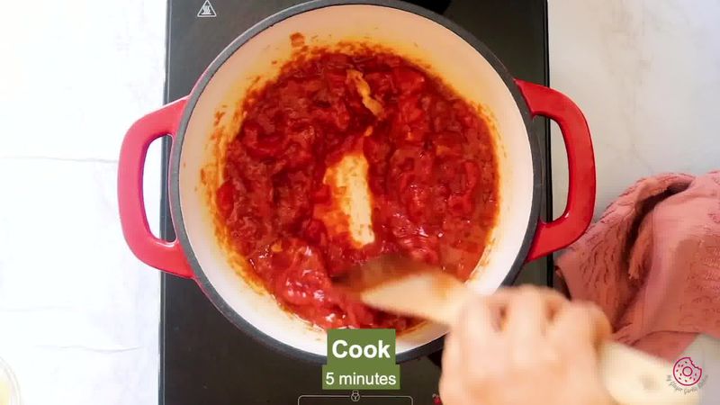 Image of the recipe cooking step-1-7 for Penne Arrabbiata - Pasta Arrabiata