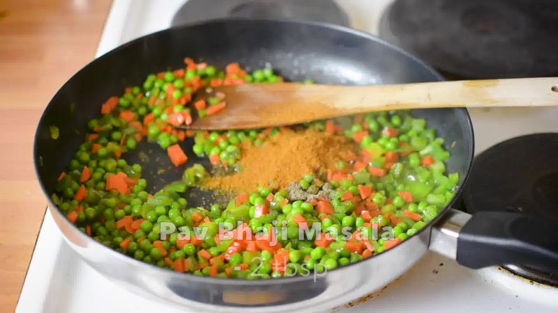 Image of the recipe cooking step-2-4 for Pav Bhaji Recipe