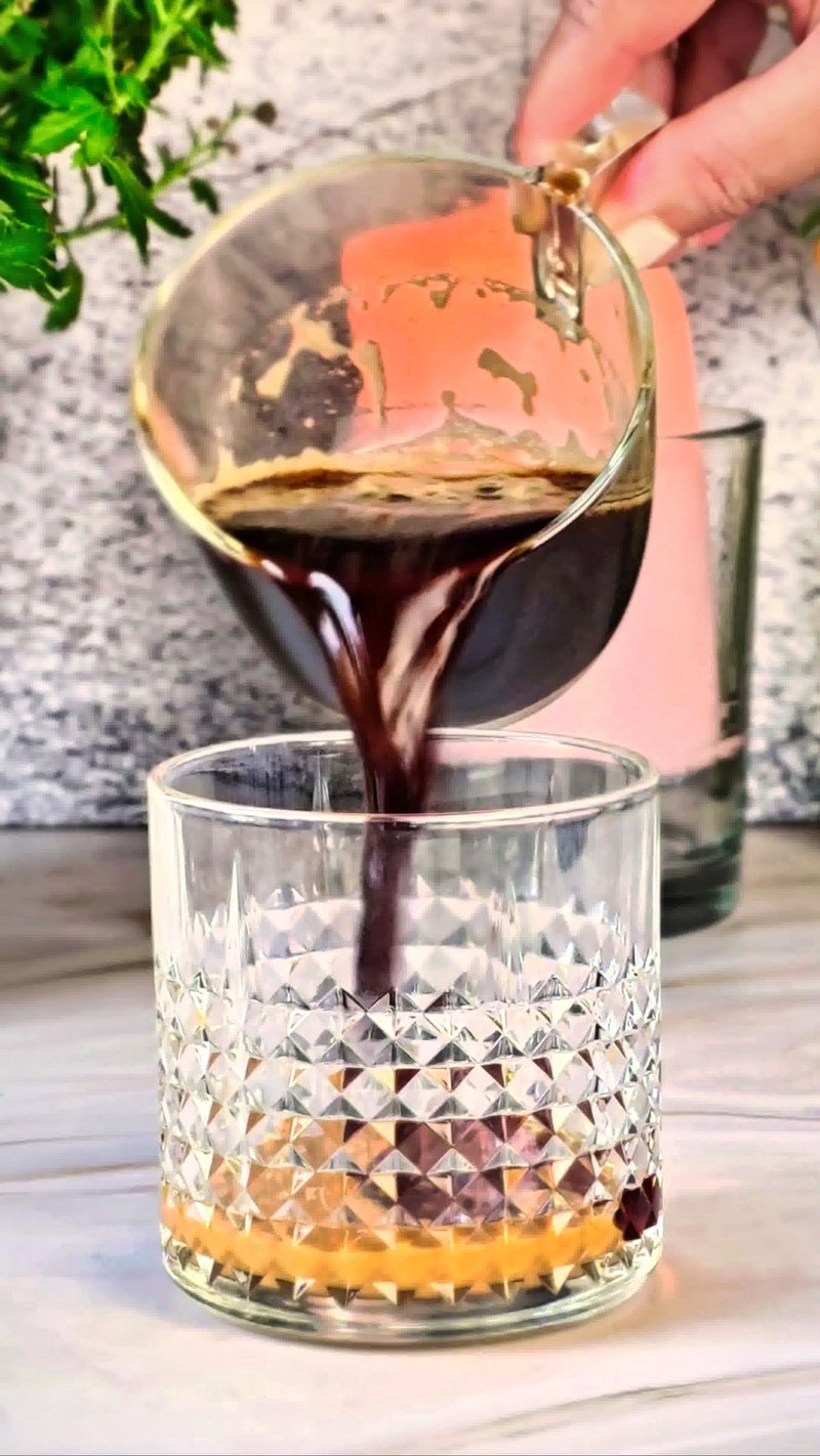 Image of the recipe cooking step-1-1 for Peanut Butter Iced Latte