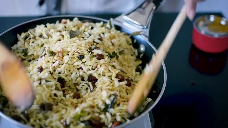 Image of the recipe cooking step-4-2 for Chivda Recipe - Poha Chivda