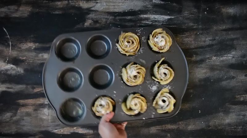 Image of the recipe cooking step-1-11 for Potato Roses - Potato Gratins (Video)