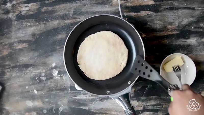 Image of the recipe cooking step-4-2 for Aloo Paratha - Tandoori Aloo Ka Paratha (2 Ways)