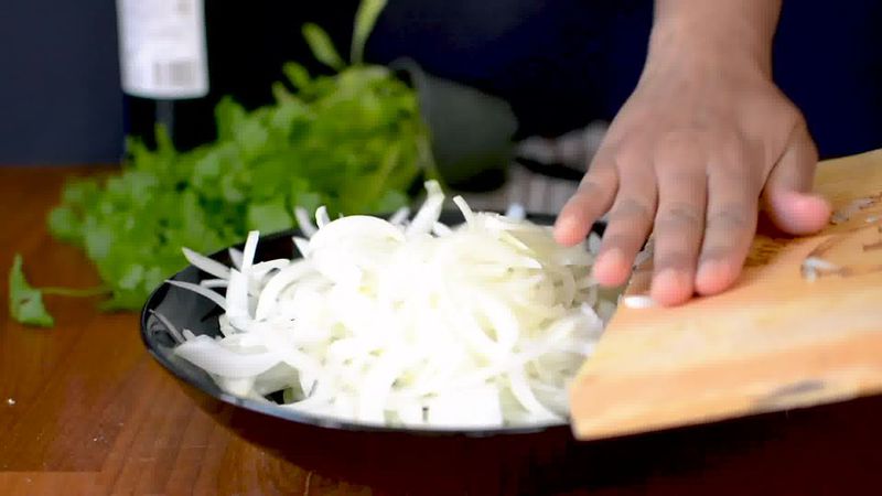 Image of the recipe cooking step-1-2 for Onion Pakoda (Fritters)