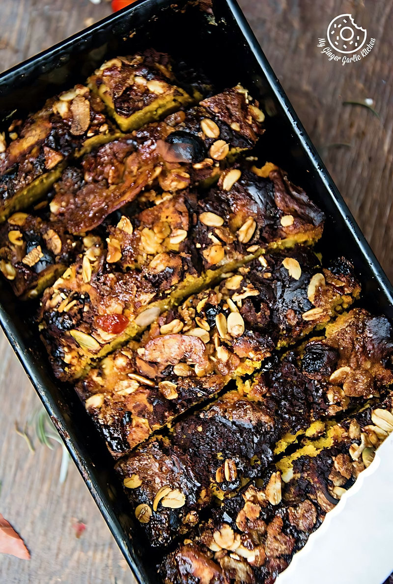 a pan of pumpkin muesli chocolate bread that is sitting on a table