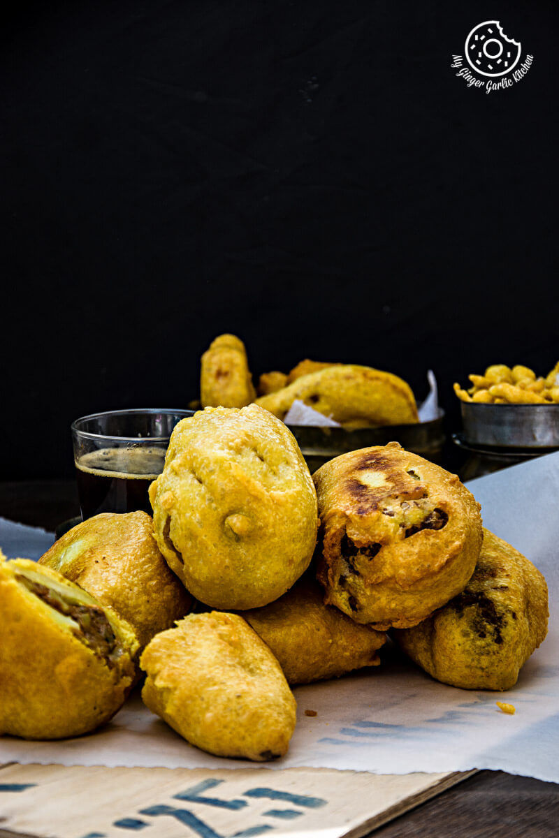 some rajasthani mirchi vada is sitting on a table