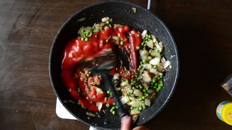 Image of the recipe cooking step-3-7 for Roasted Cauliflower Pilaf With Watermelon Sauce