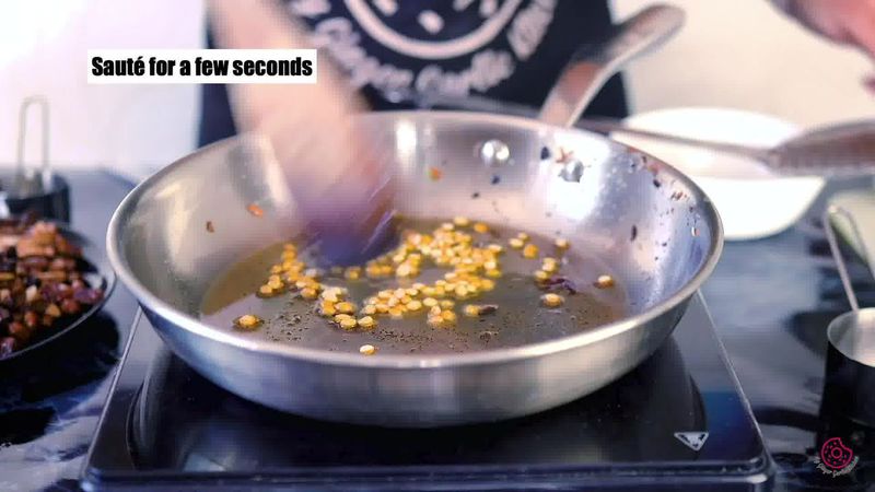Image of the recipe cooking step-1-8 for Roasted Cornflakes Chivda