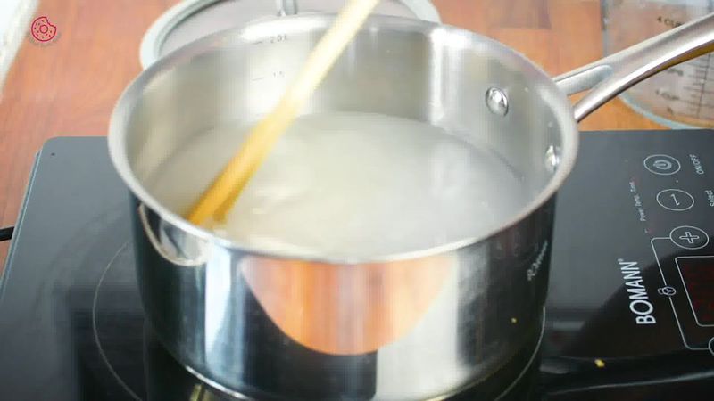 Image of the recipe cooking step-1-2 for How to make Rose Syrup