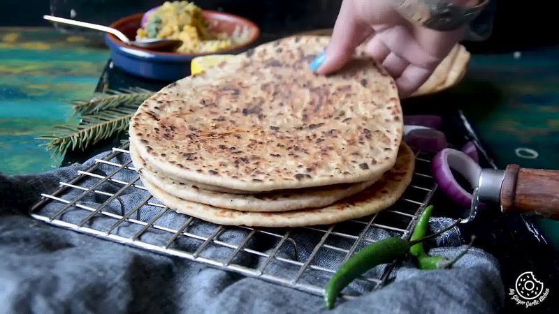 Image of the recipe cooking step-3-9 for Sev Stuffed Paratha Recipe - How To Make Bhujia Paratha