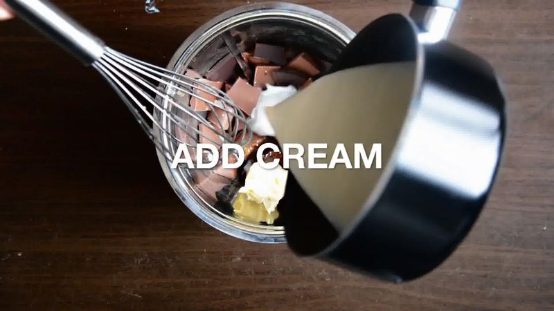 Image of the recipe cooking step-1-10 for Snickers Mini Chocolate Tarts