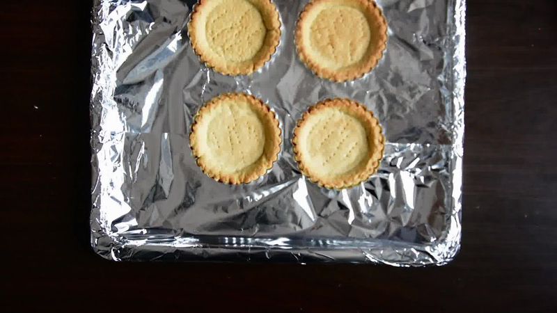 Image of the recipe cooking step-1-7 for Snickers Mini Chocolate Tarts