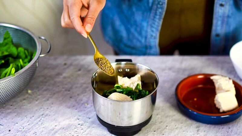 Image of the recipe cooking step-2-2 for Soft Spinach Roti Recipe (Palak Atta Roti)