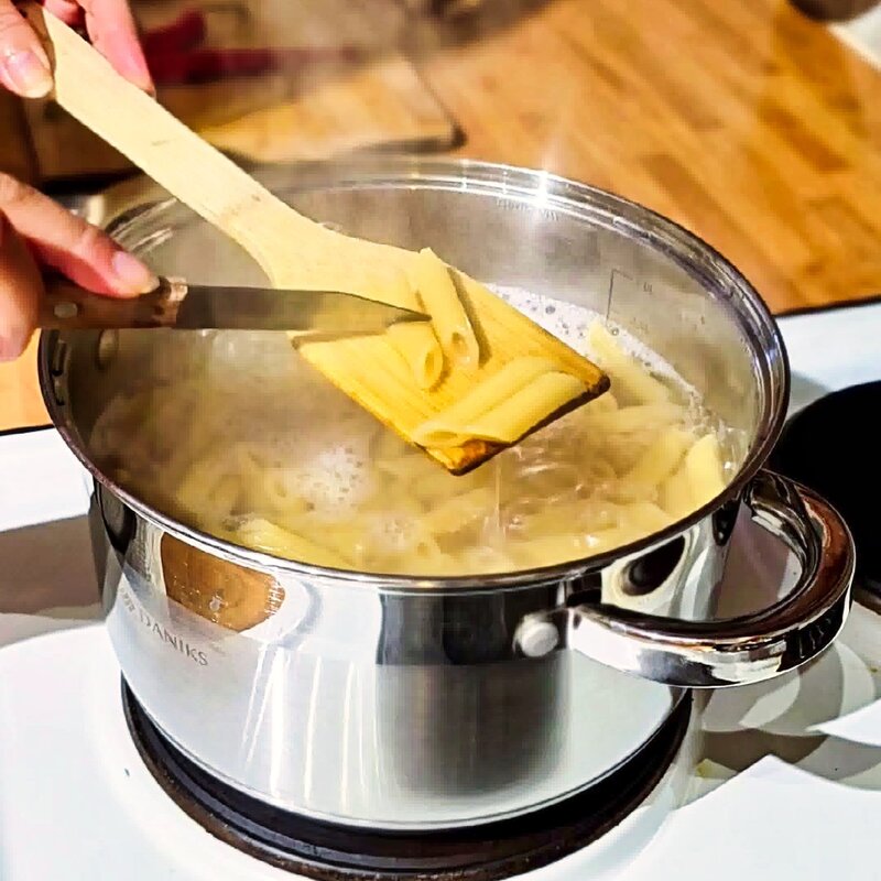 Image of the recipe cooking step-1-3 for Spinach Sun Dried Tomato Pasta