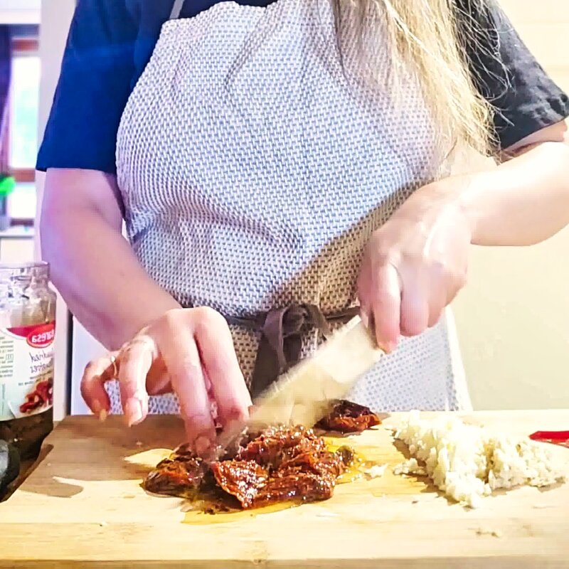 Image of the recipe cooking step-1-5 for Spinach Sun Dried Tomato Pasta