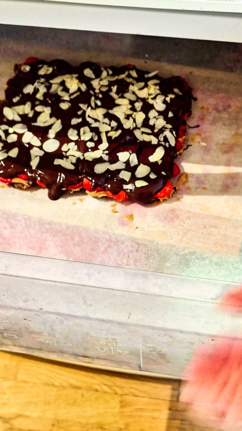 Image of the recipe cooking step-1-11 for Strawberry Chocolate Date Bark