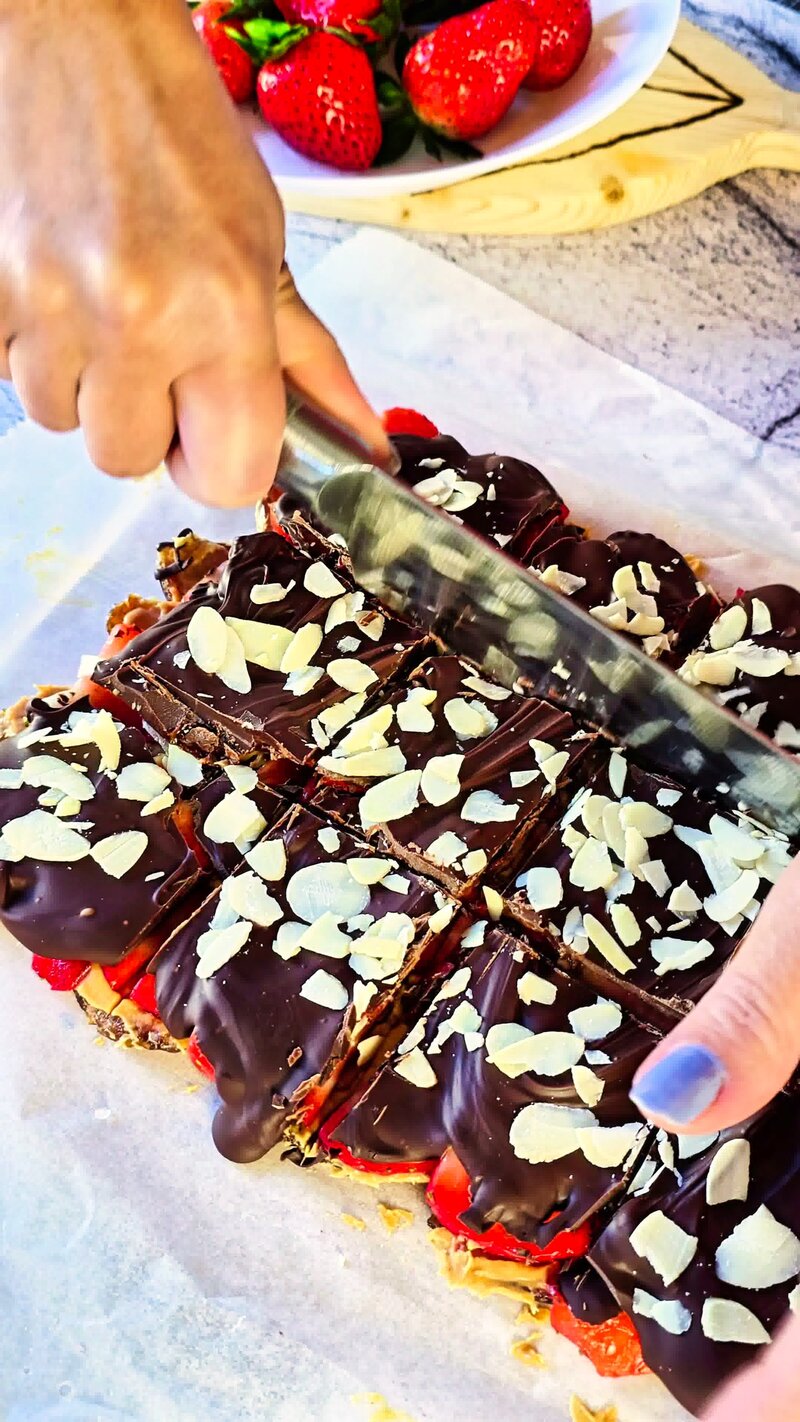 Image of the recipe cooking step-1-12 for Strawberry Chocolate Date Bark