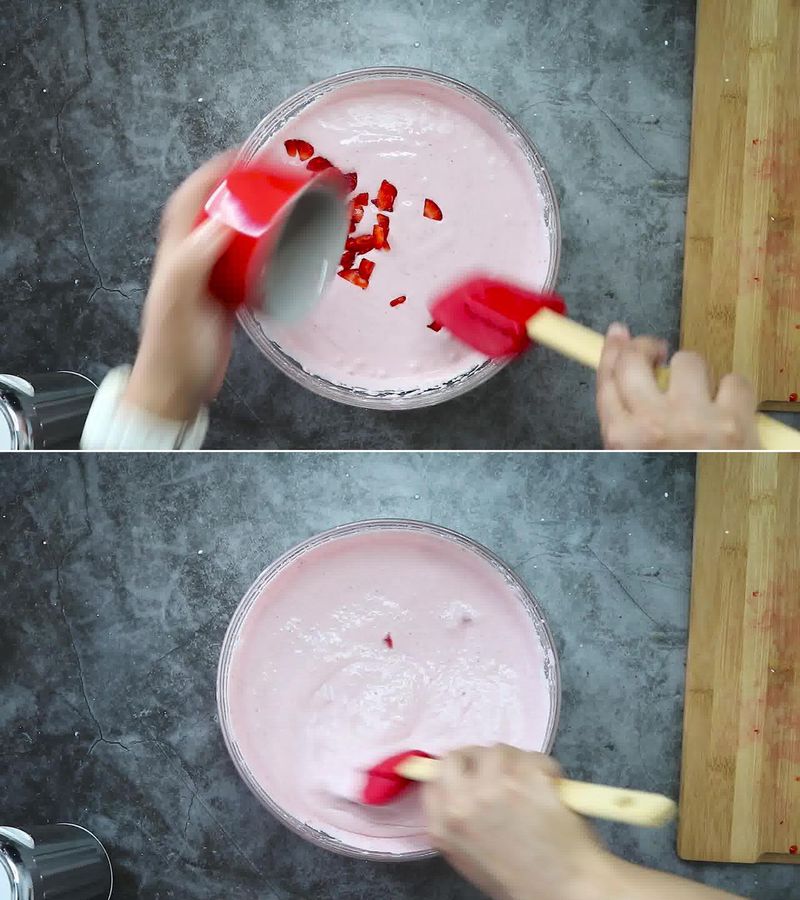 Image of the recipe cooking step-1-4 for Strawberry Ice Cream