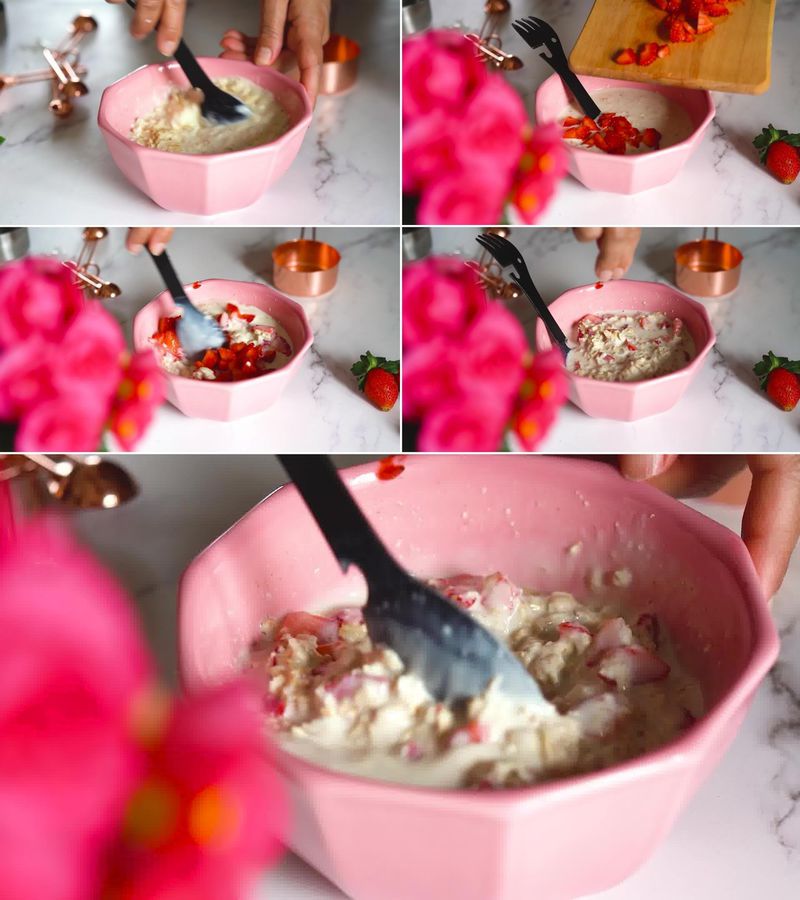 Image of the recipe cooking step-1-3 for Strawberry Overnight Oats