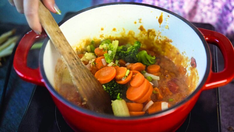 Image of the recipe cooking step-4-4 for Thai Red Curry Ramen