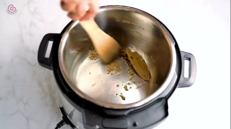 Image of the recipe cooking step-2-2 for Instant Pot Tofu Matar