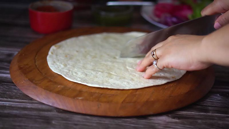 Image of the recipe cooking step-2-1 for TikTok Tortilla Wrap Hack (6 Vegetarian Filling Ideas)