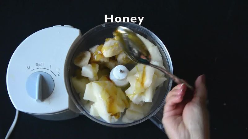 Image of the recipe cooking step-1-2 for Vegan Honeydew Melon Banana Ice Cream 