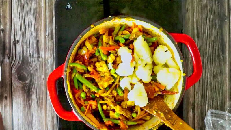 Image of the recipe cooking step-1-13 for Vegetable Jalfrezi