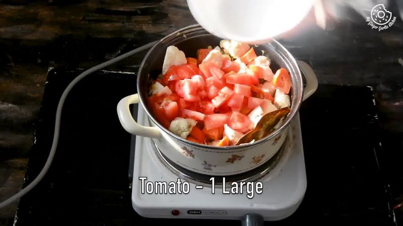 Image of the recipe cooking step-1-8 for Vegetable Tahiri Recipe - Aromatic One Pot Tehri