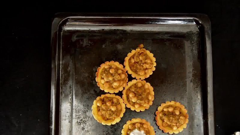 Image of the recipe cooking step-3-7 for Mint Chickpea Cornmeal Tart - Pudina Chola (Zero Oil)